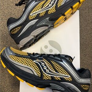 Saucony ProGrid Omni 9 Black and Yellow Athletic Sneakers